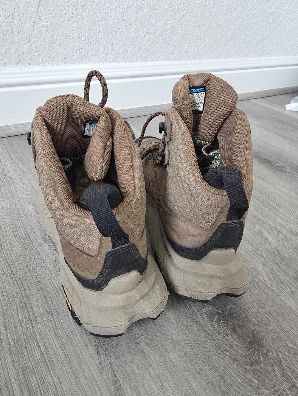 HOKA One One Women's Anacapa Mid GTX Hiking Boots Size 7 B - Picture 8 of 8